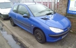 Side view of Peugeot 206